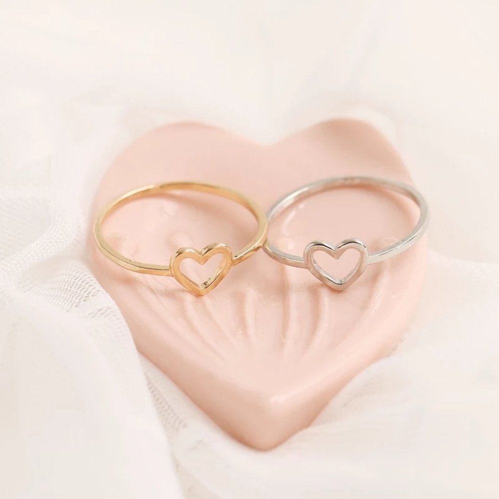 ๐โจ Tiny Heart Ring - Picture 4 of 4